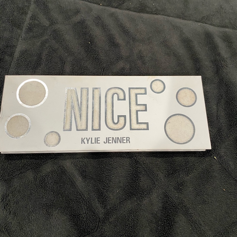 Kylie Jenner Christmas collection Nice palette